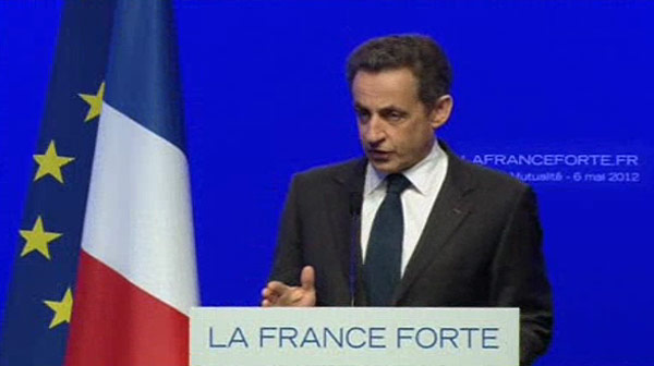 Sarkozy admet la derrota electoral a França i assumeix la seva responsabilitat.