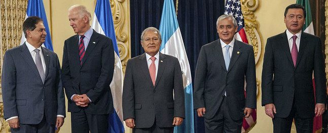 De izquierda a derecha, Jorge Ramón Hernández (Honduras), Joe Biden (EEUU), Salvador Sánchez (El Salvador), Otto Pérez Molina (Guatemala) y Miguel Osorio (México), este viernes en Guatemala.
