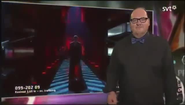 El intrprete de lengua de signos durante una cancin candidata a representar a Suecia en Eurovisin 2015