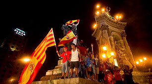 Un detenido durante las celebraciones en Barcelona