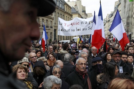 Protesta de franco-turcs a prop del Senat francès, el 23 de gener passat.