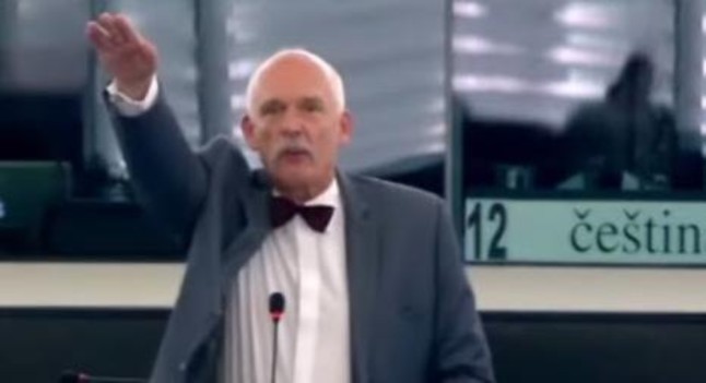 eurodiputado-polaco-janusz-korwin-mikke-haciendo-saludo-nazi-uno-los-plenos-del-parlamento-europeo-1445963618362.jpg