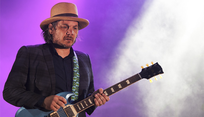 Wilco pasea su clasicismo rockero en el Frum