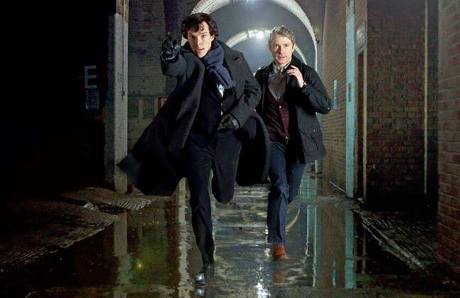Benedict Cumberbatch (Holmes) y Martin Freeman (Watson), en la serie de la BBC.