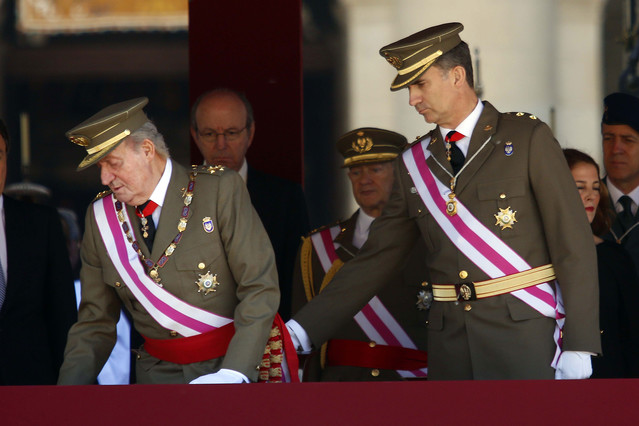 El Rey y el Príncipe, este martes, en el acto militar que han presidido en El Escorial.