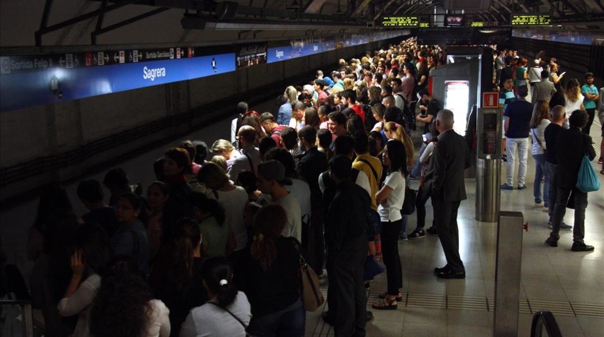 La huelga vuelve a colapsar el metro en las horas punta