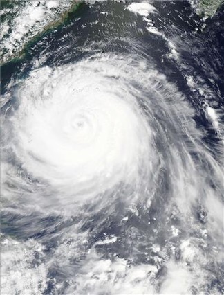 imagen-del-tifon-que-afecta-isla-taiwan-desde-espacio-1439047629904.jpg