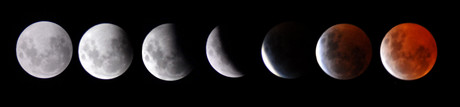 Varias imágenes del anterior eclipse lunar total, el 4 de marzo del 2007, visto desde Nairobi (Kenia). 