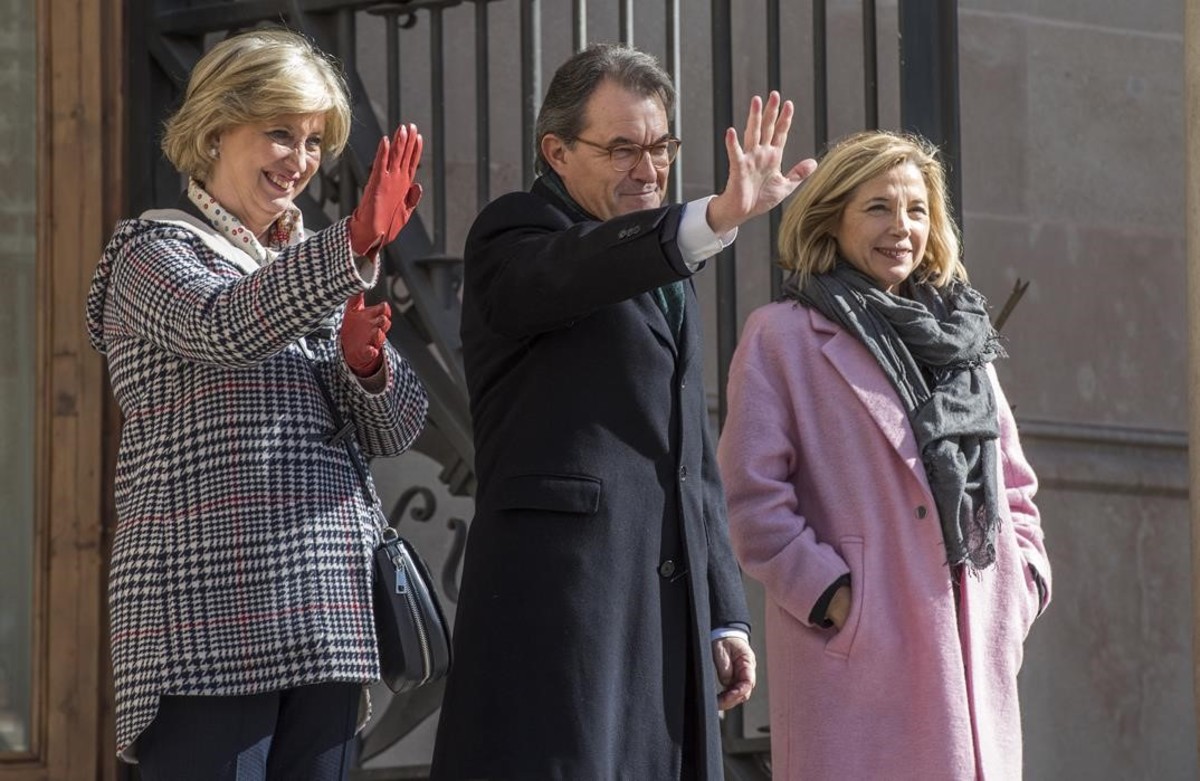 El expresident Artur Mas, la exvicepresidenta Joana Ortega y la exconsellera de Ensenyament Irene Rigau, tras su declaración por el 9-N.