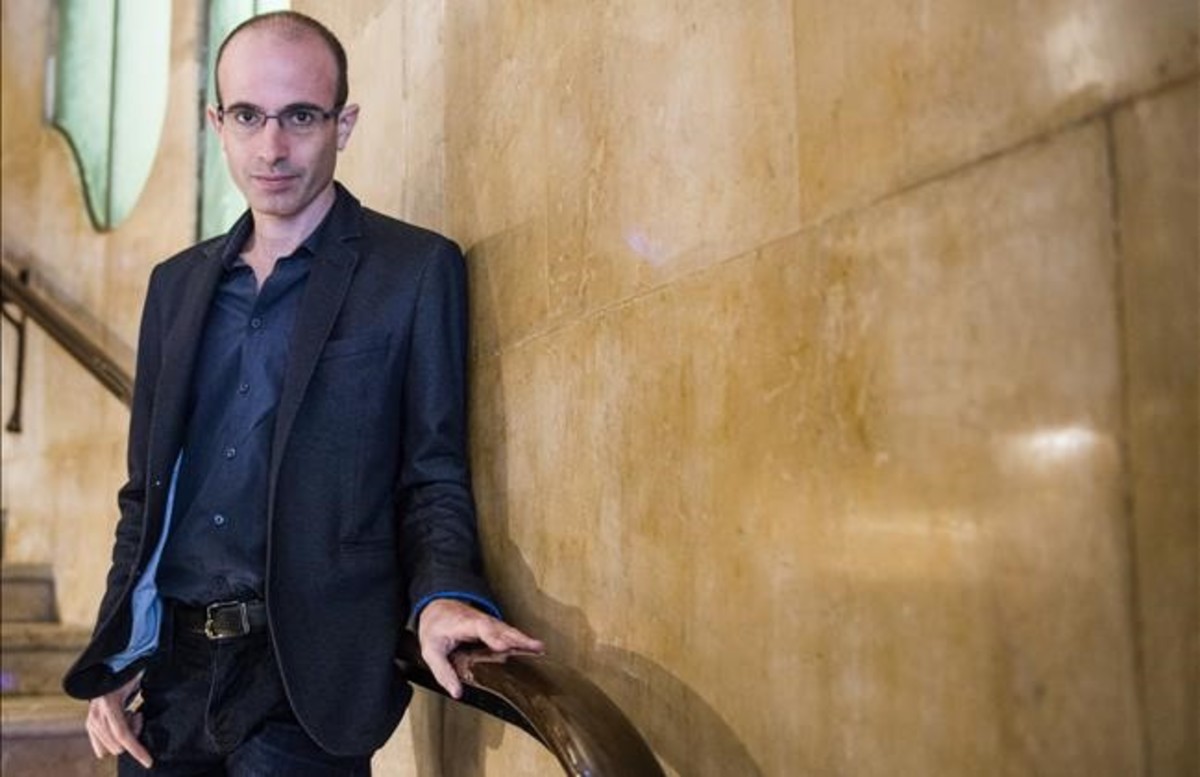 Yuval Noah Harari: "La mayoría de la gente será innecesaria en el siglo XXI"
