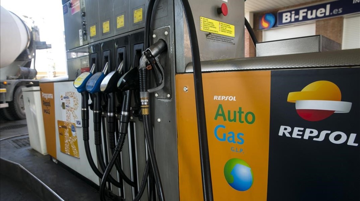 Más de 500 gasolineras expenden ya gas para vehículos