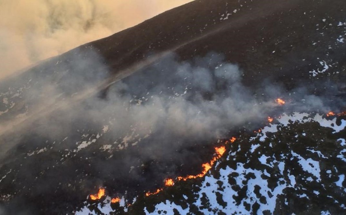 Un incendio quema 350 hectáreas de pasto en el Vall d'Aran