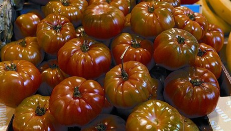 Una parada del mercado de la Boqueria ofrece tomates Raf, el lunes pasado.