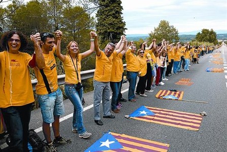 La Via Catalana, al seu pas per la localitat de Bàscara (Alt Empordà).