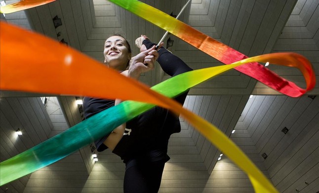 La gimnasta Natalia García Timofeeva, entrenando antes de participar en el Trofeu Ciutat de Barcelona.