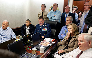 Obama, Biden y Clinton, junto a miembros del equipo de Seguridad nacional.