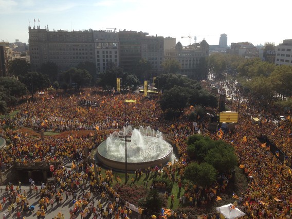 Acte central de la campanya 'Ara és l'hora' a la plaça de Catalunya de Barcelona.