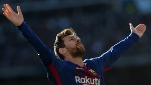 Messi celebra su gol de penalti al Madrid en el Bernabéu.