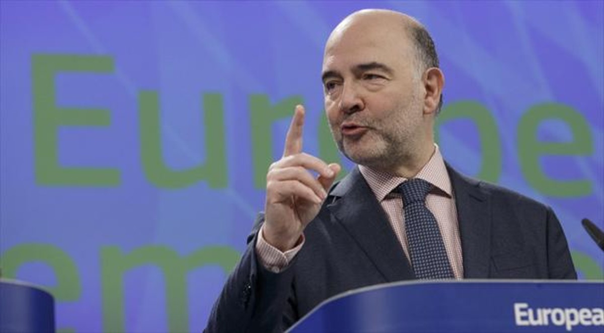 El eurocomisario de Economía y Asuntos Financieros, Pierre Moscovici, en la rueda de prensa de ayer.