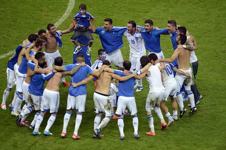 Els jugadors de Grècia celebren el seu pas a quarts després de la victòria contra Rússia.