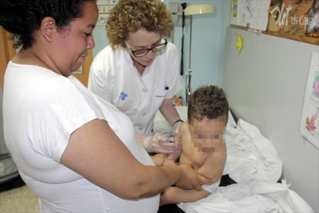 La niña de Manresa fallecida por meningitis C no estaba vacunada