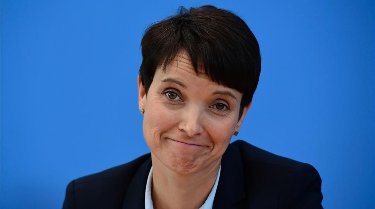 La líder de la ultraderecha alemana renuncia a ser candidata en las