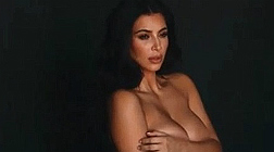 Kim Kardashian se desnuda (otra vez)