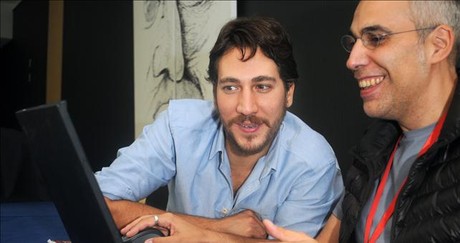 Alberto Ammann (izquierda) junto al enviado especial de El Peridico al festival de Sitges, Julin Garca, durante el encuentro digital.