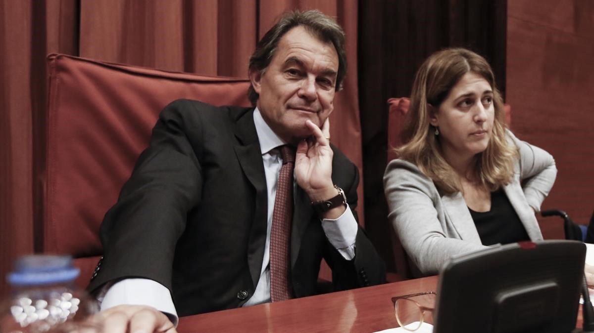 Artur Mas junto a Marta Pascal, en una imagen de archivo en el Parlament.