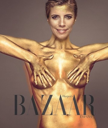 El desnudo dorado de Maribel Verdú para el reportaje de Harper's Bazaar.