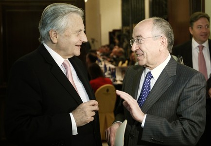 Trichet y Fernández Ordóñez, en un encuentro en Madrid, hoy.