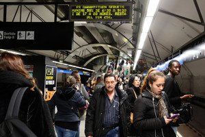 Aglomeraciones en estaciones de metro de Barcelona