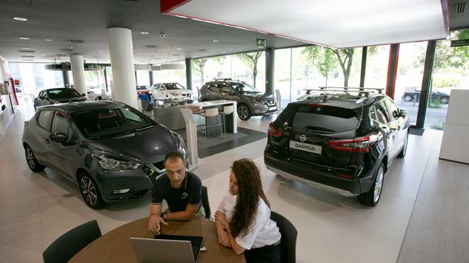 1604318591280 - El mercado automovilístico español cae un 21%