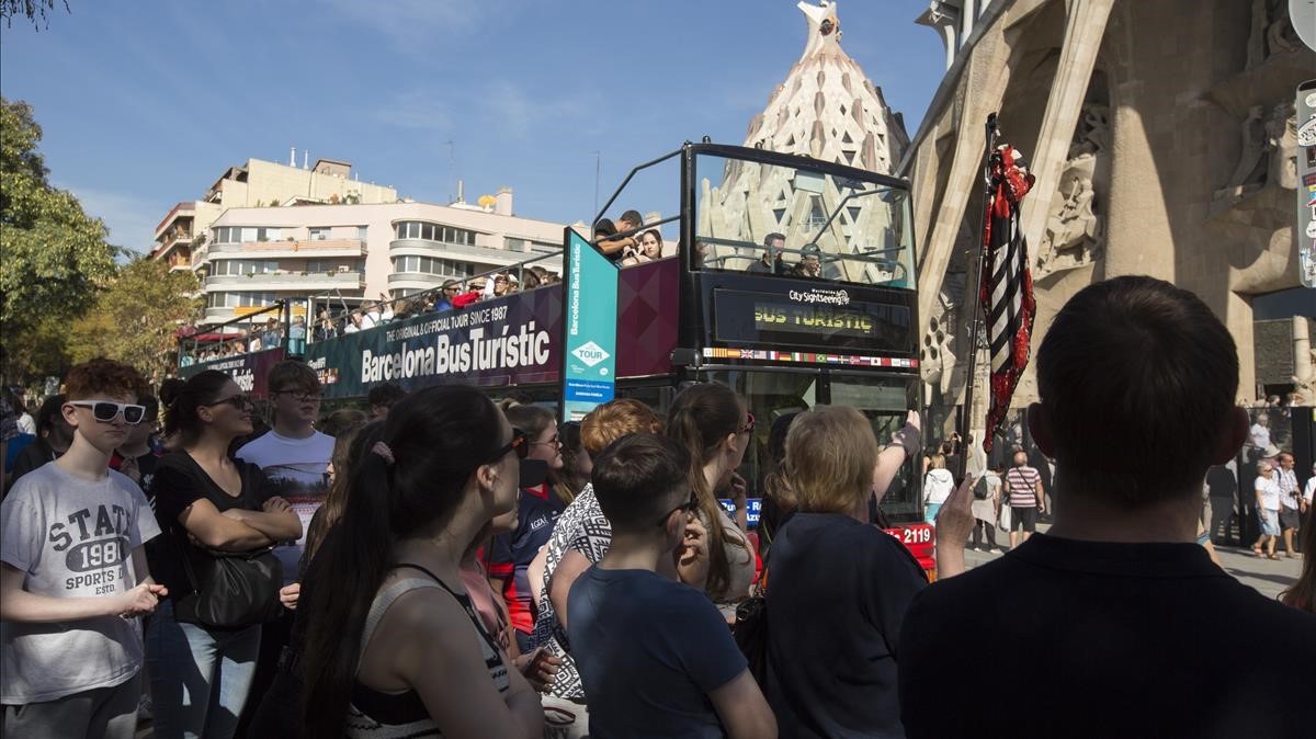 TURISTAS EN BARCELONA