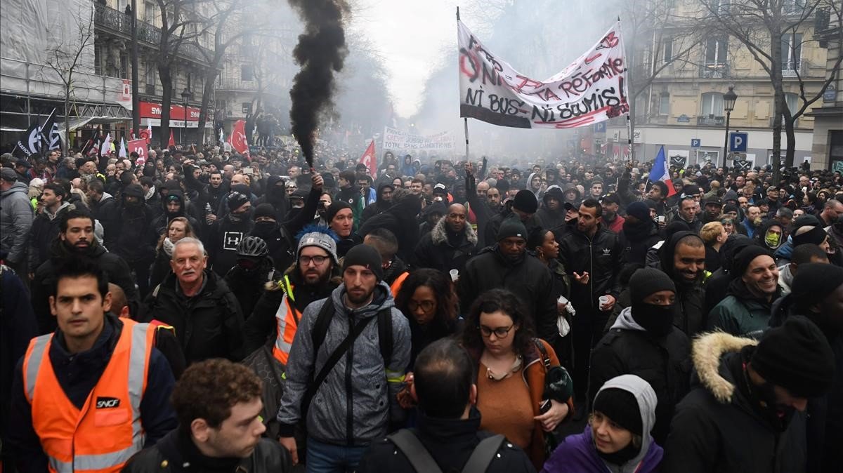Manifestación contra la reforma de las pensiones, entre jueves en París.