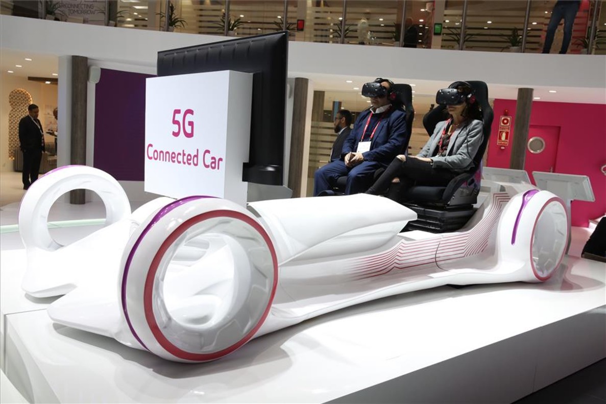 Simulación de coche conectado por 5G en el Mobile World Congress de Barcelona.