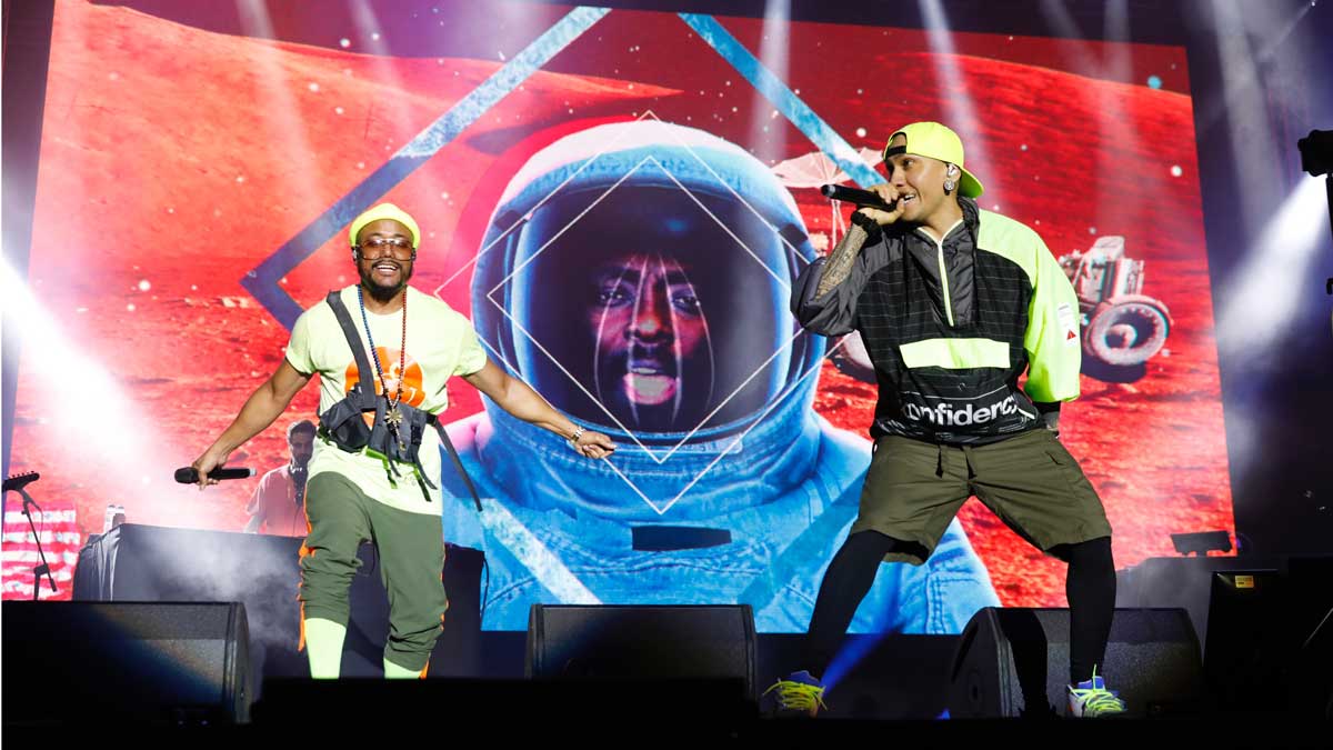 La energía de The Black Eyed Peas enciende la mecha del décimo festival Cruïlla, en Barcelona.