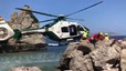 Rescate en helicptero de una nia que cay por un acantilado en Alcudia.