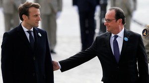 François Hollande y &#160;Emmanuel Macron &#160;durante una ceremonia por el Día de la Victoria.