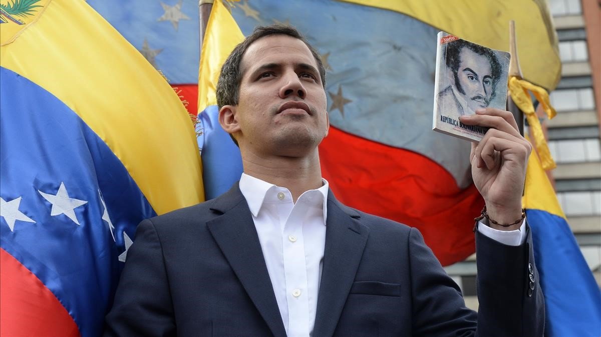 13May - Venezuela - Página 68 Jefe-asamblea-nacional-venezuela-juan-guaido-declara-presidente-interino-del-pais-durante-mitin-oposicion-contra-lider-nicolas-maduro-enero-del-2019-1548271884142