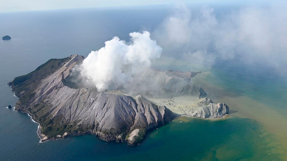 Image result for nueva zelanda volcan