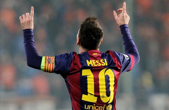 Messi bate cinco récords con tripletes