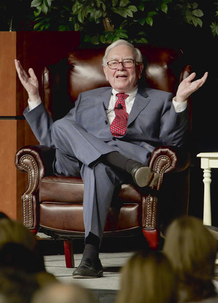 Warren Buffett vive en una casa que solo le costó  euros