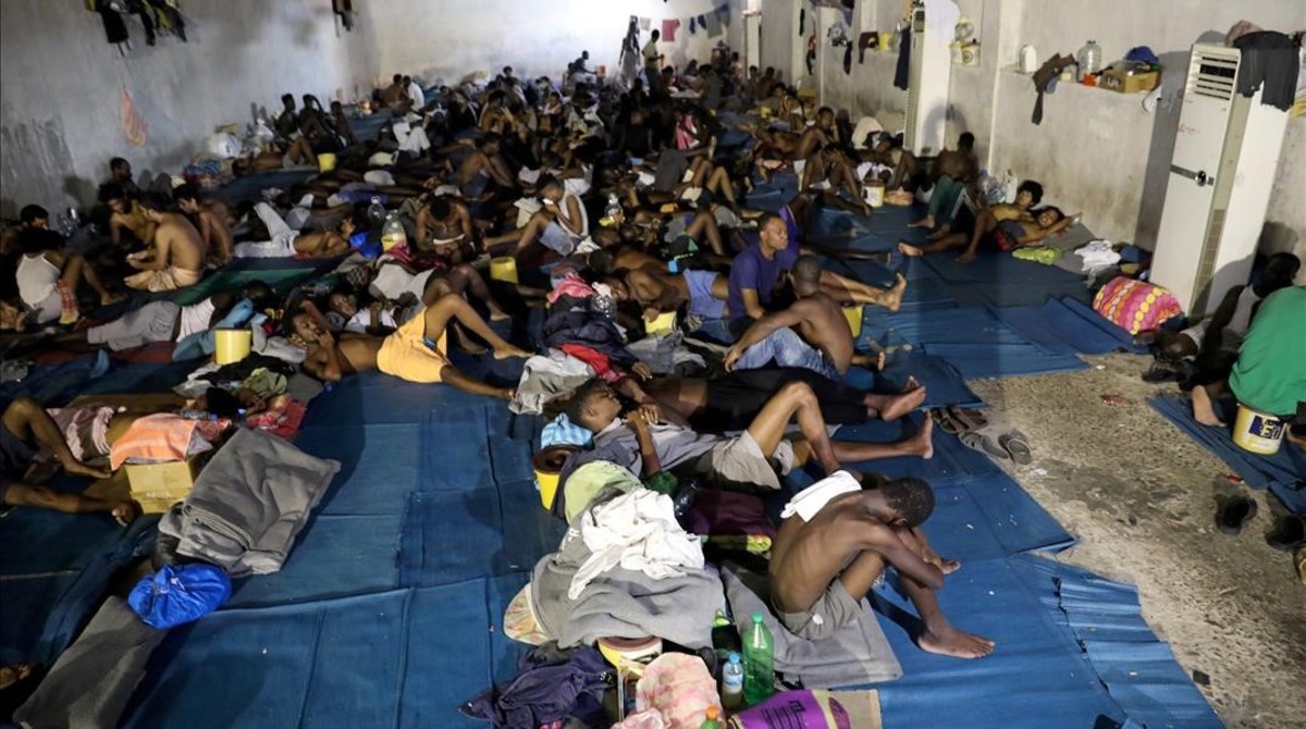 Centro donde están recluidos por las autoridades los inmigrantes en Trípoli.