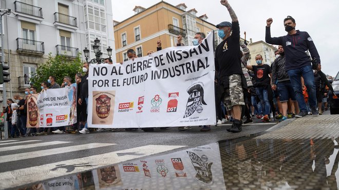 1593698904606 - Los trabajadores de Nissan se manifiestan en Santander