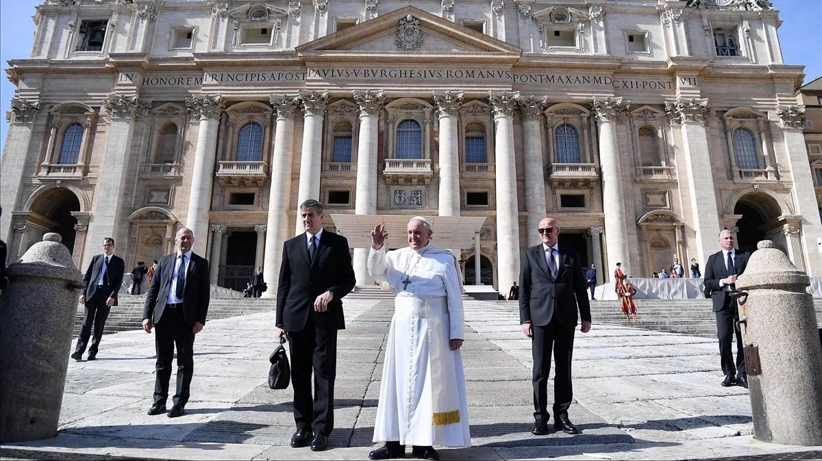 El papa Francisco este miércoles tras presidir la audiencia general en la plaza de San Pedro del Vaticano.