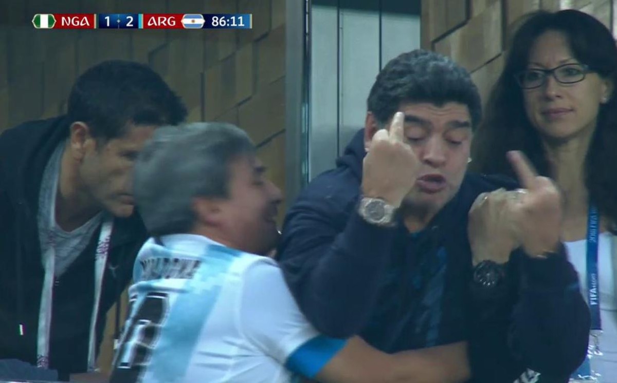 Maradona Protagoniza Los Memes Tras El Nigeria Argentina Del Mundial