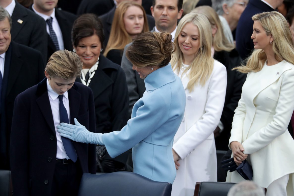 Melania Trump Saca Las Unas Para Defender A Su Hijo Barron