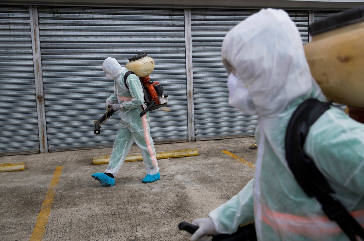 Ecuador construirá una fosa común para los fallecidos por coronavirus