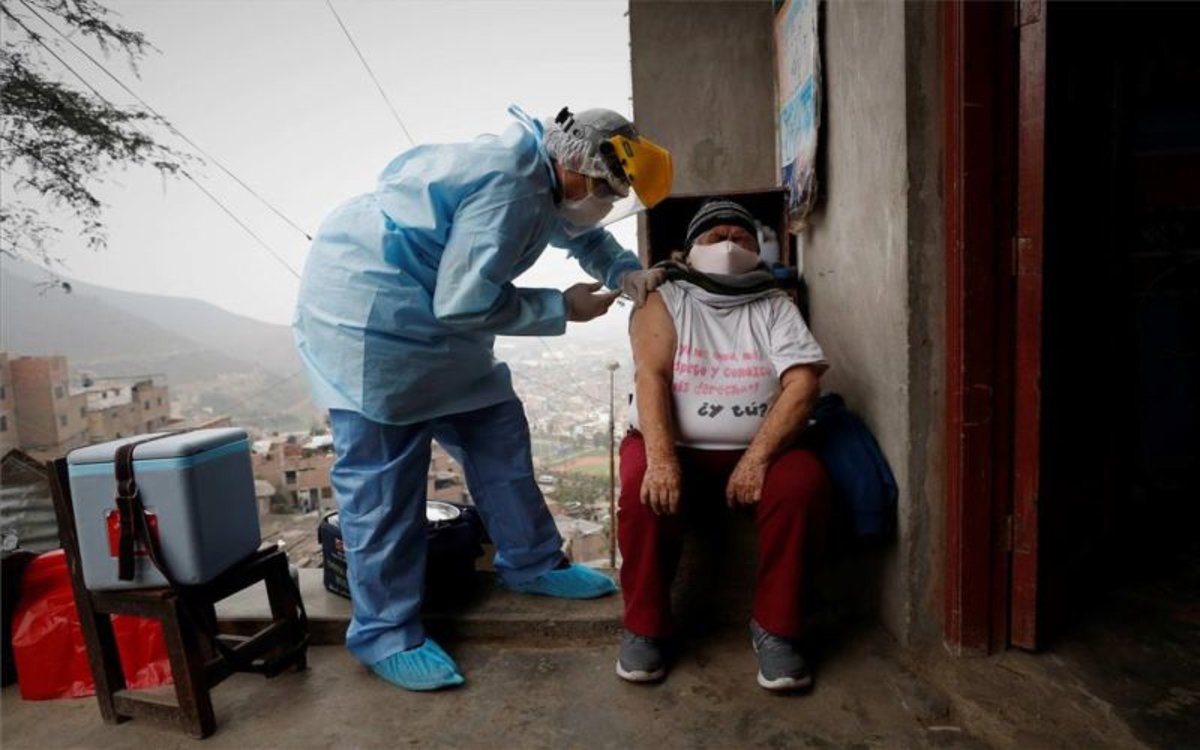 Pandemia en Perú registra más de 428.000 contagios de COVID-19
